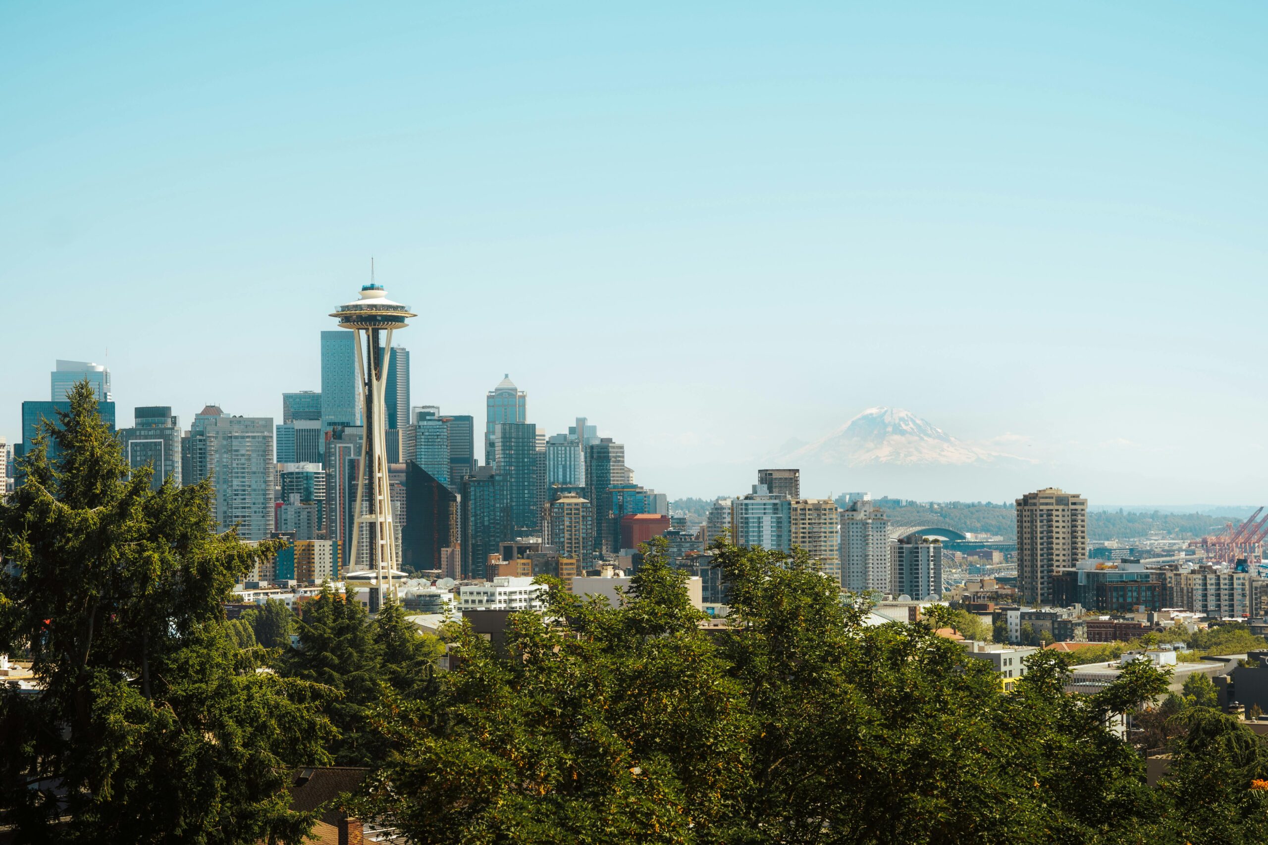 Seattle skyline with Mount Rainier